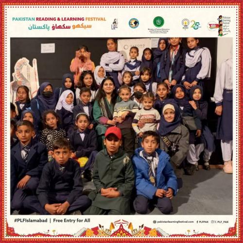 Adeela-Afghan-is-leading-a-captivating-storytelling-session3