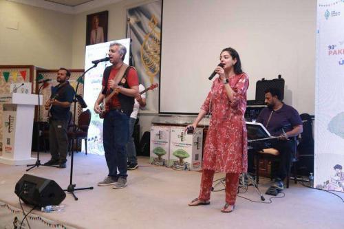 Aman aur Rawadaari Kay Geet with the iconic Laal Band