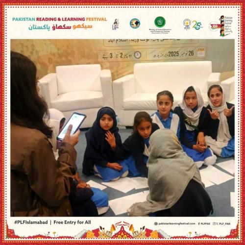 She-Creates-Change-workshop-taking-place-at-Mai-Bhagi-Hall-img1