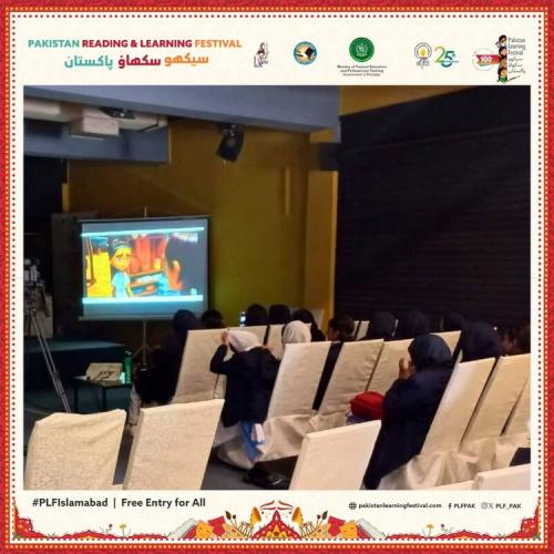 She-Creates-Change-workshop-taking-place-at-Mai-Bhagi-Hall-img4